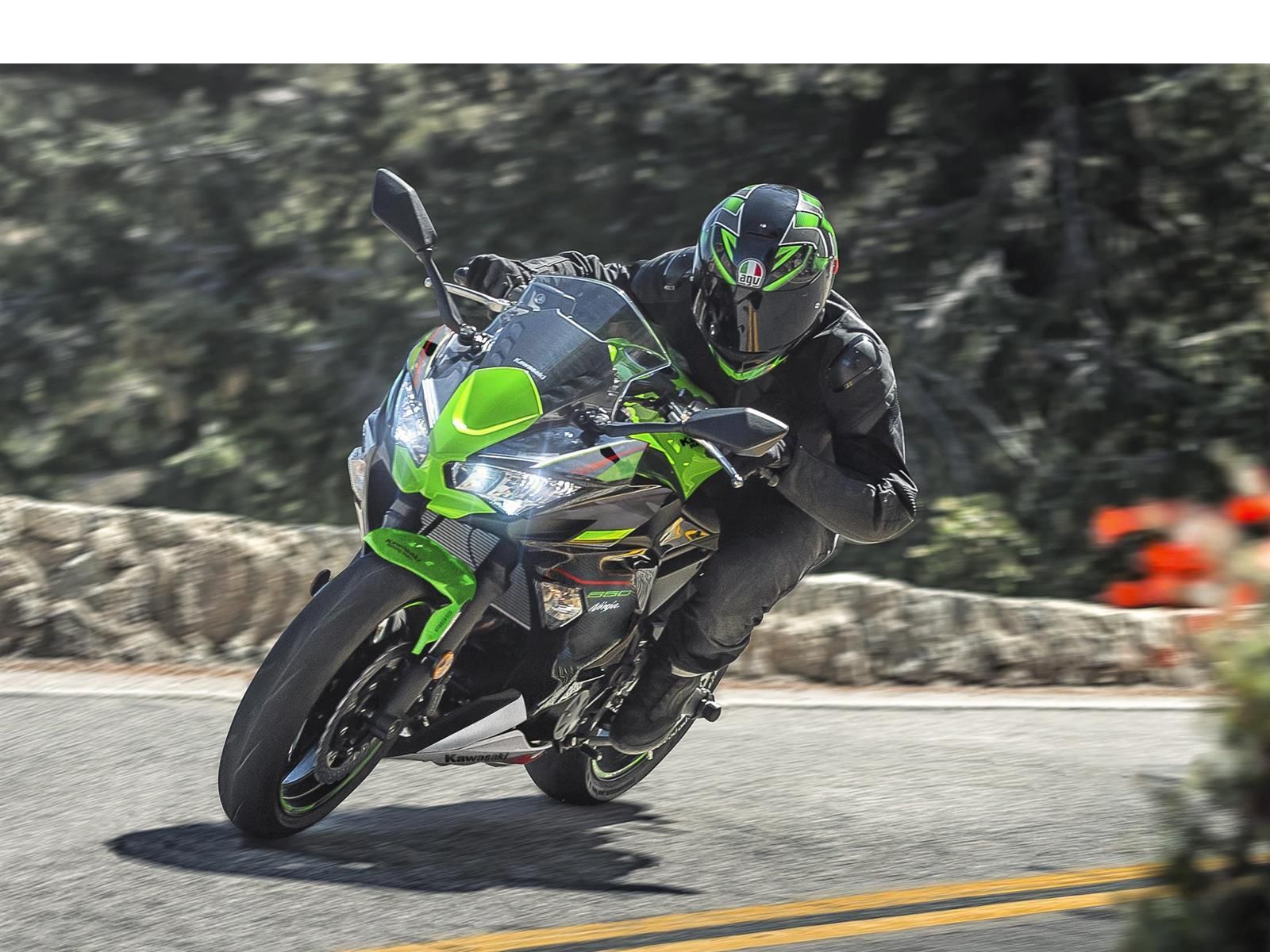 Мотоцикл KAWASAKI NINJA 650 - Lime Green/Ebony/Pearl Blizzard White '2024